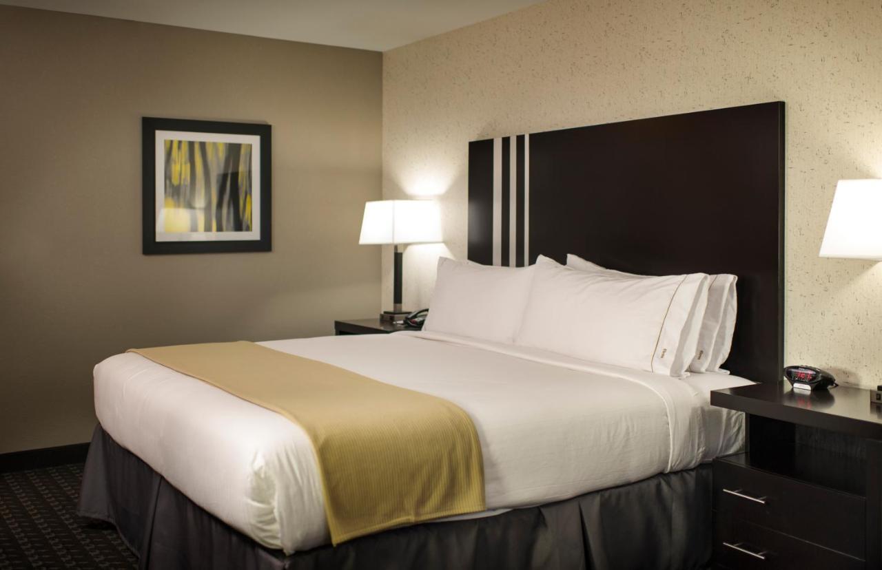 Holiday Inn Express And Suites Madison Central By Ihg Exterior foto