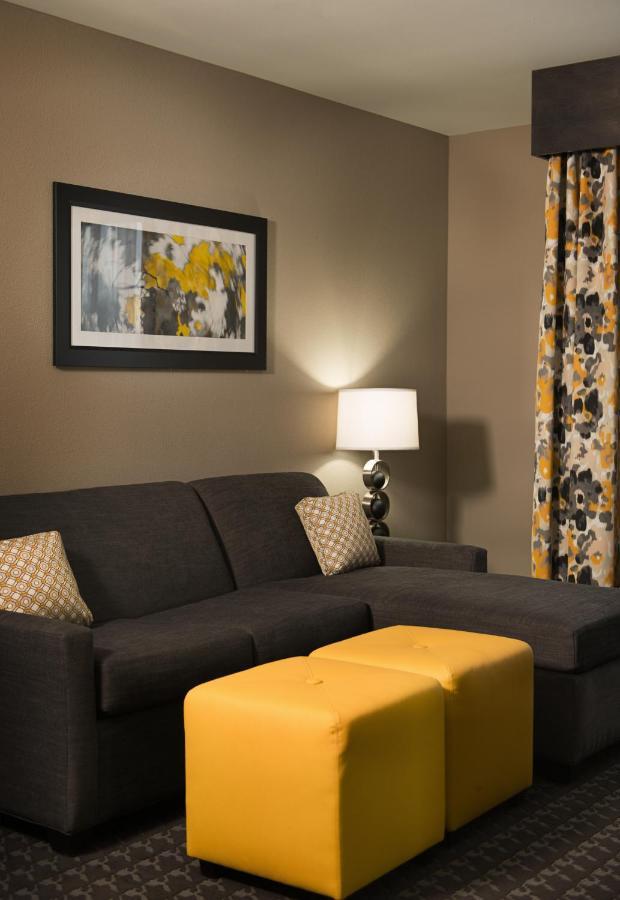 Holiday Inn Express And Suites Madison Central By Ihg Exterior foto