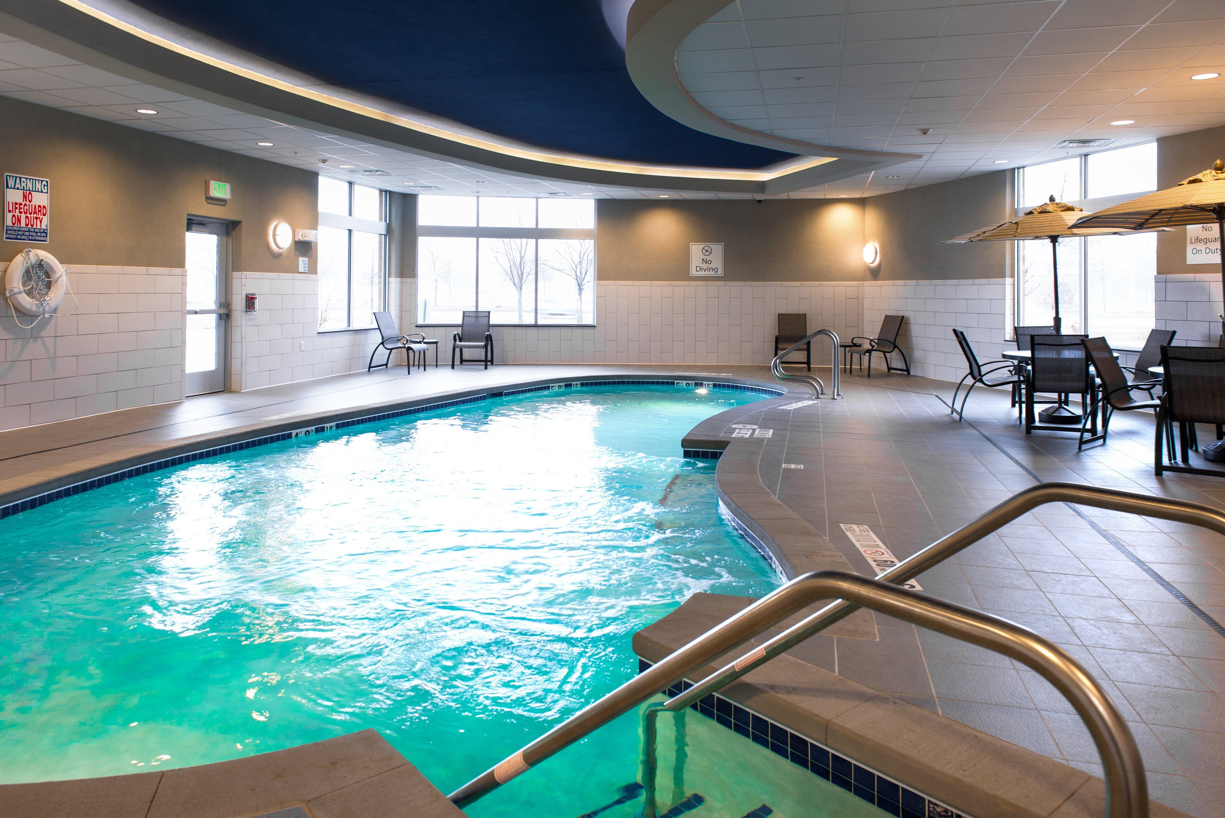Holiday Inn Express And Suites Madison Central By Ihg Exterior foto