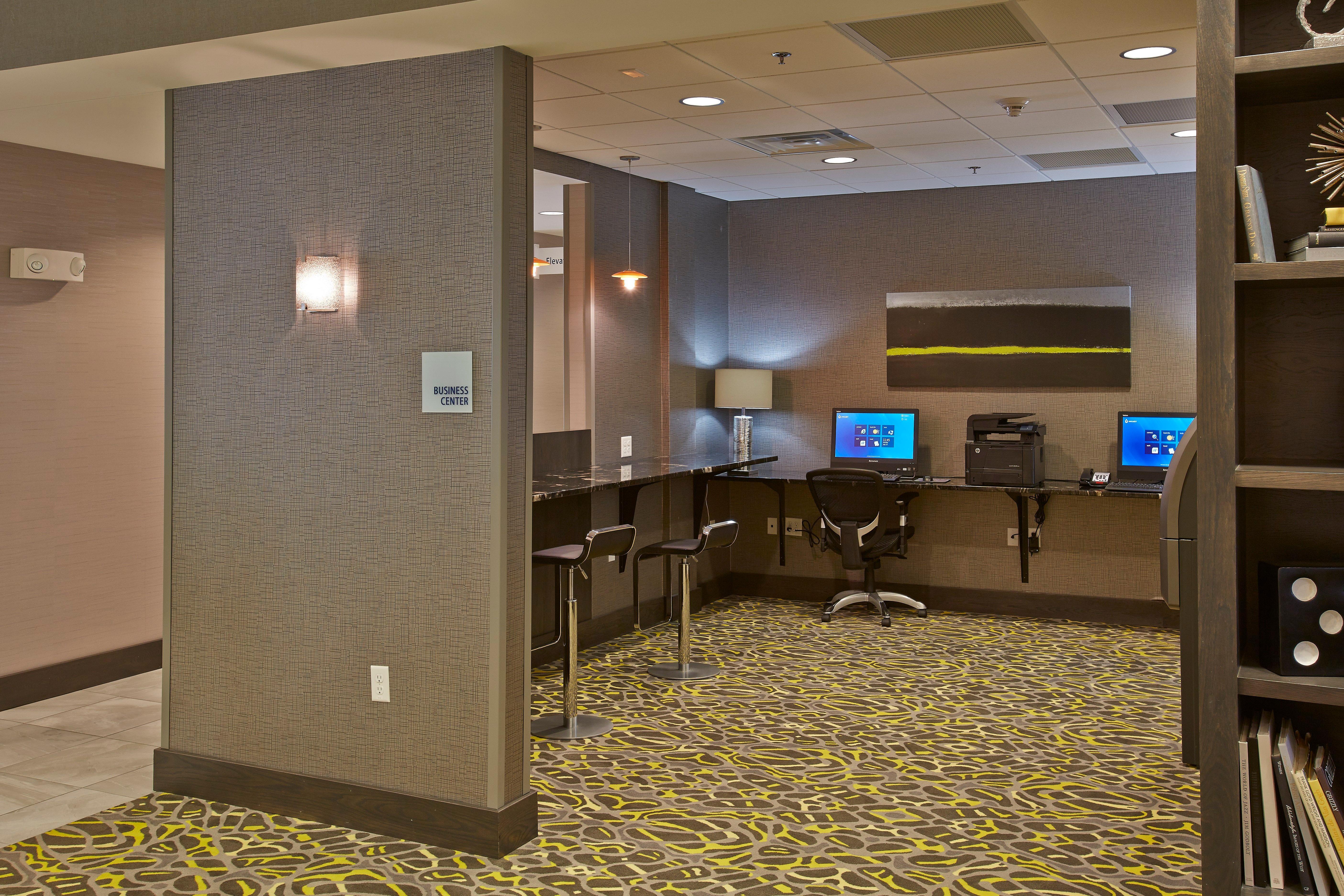 Holiday Inn Express And Suites Madison Central By Ihg Exterior foto