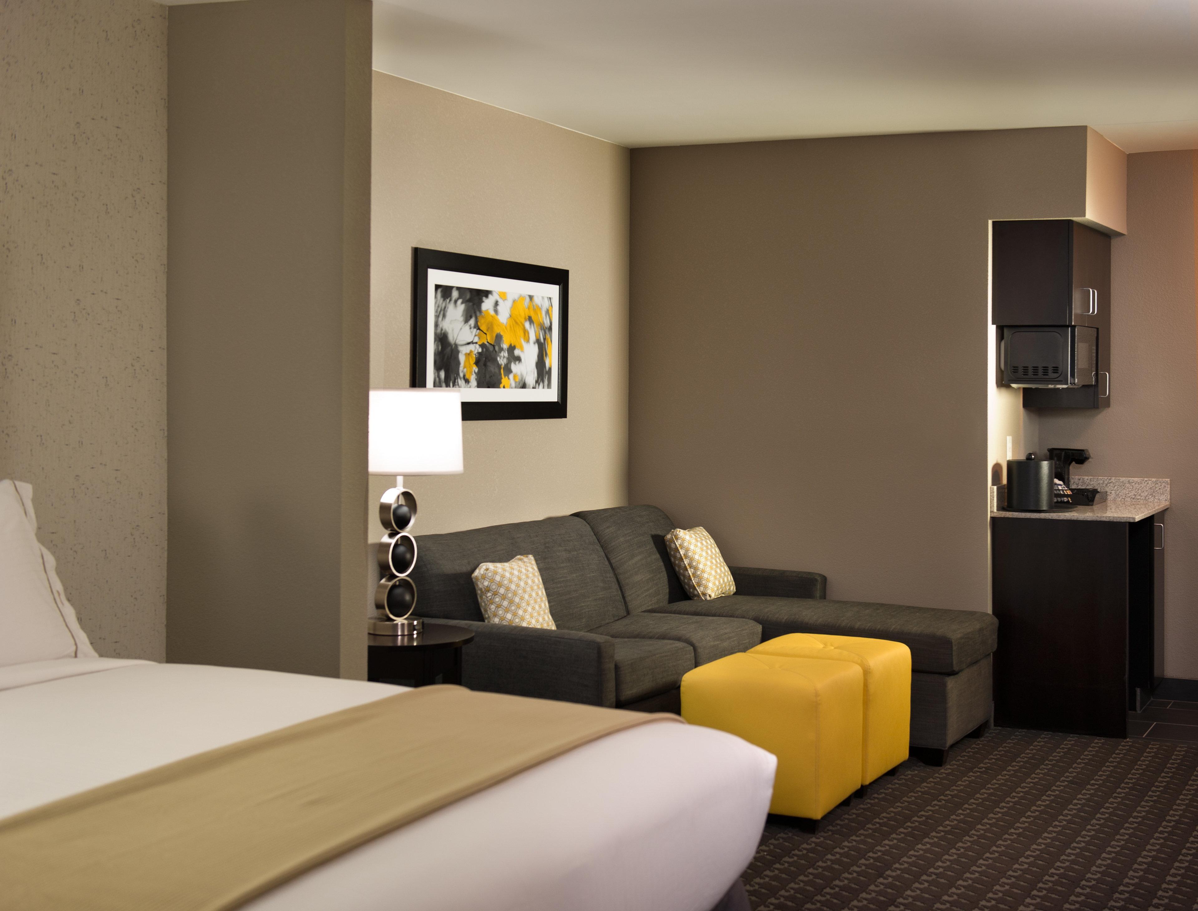 Holiday Inn Express And Suites Madison Central By Ihg Exterior foto