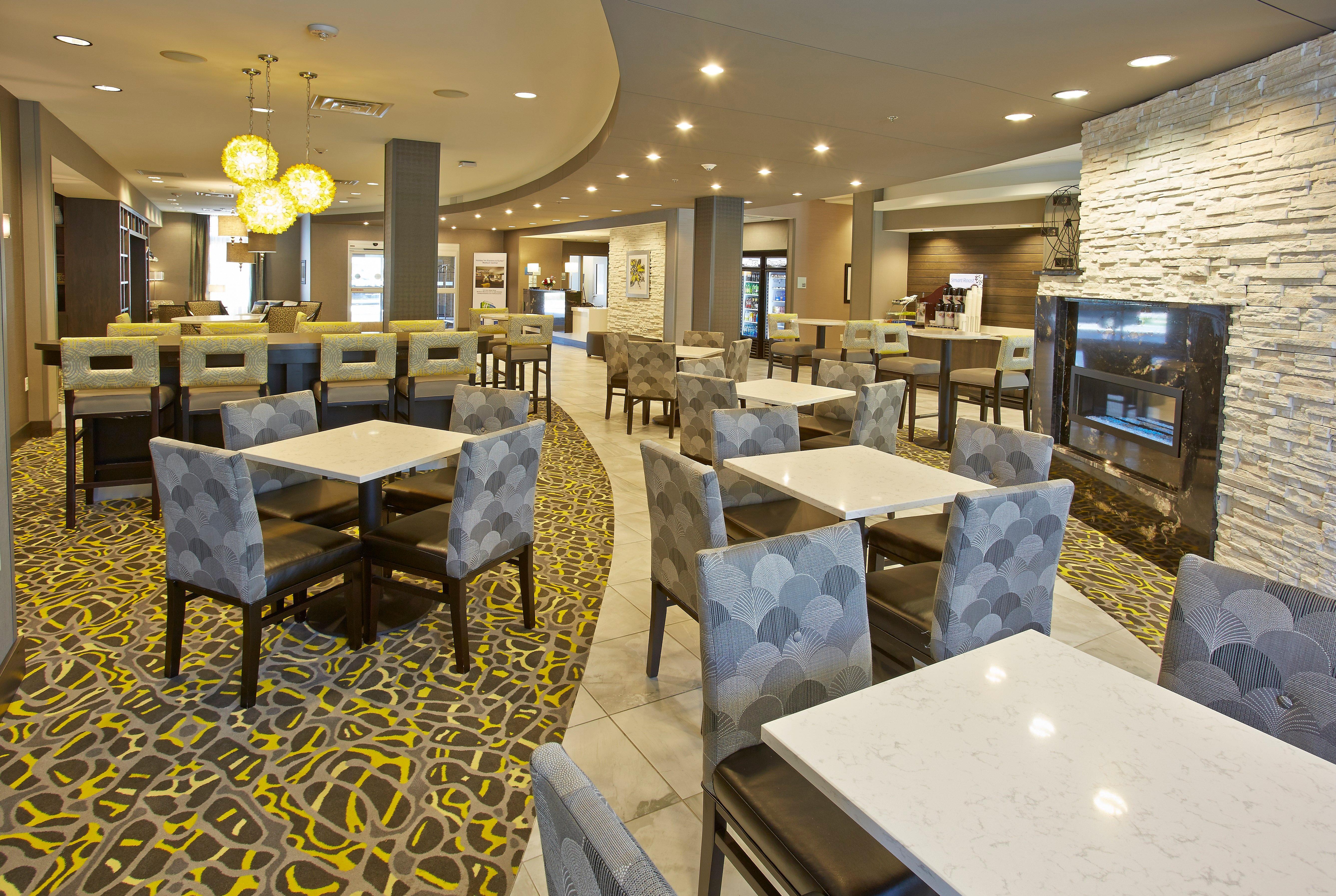 Holiday Inn Express And Suites Madison Central By Ihg Exterior foto